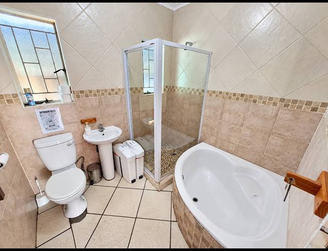 6 BEDROOM HOUSE FOR SALE IN VANDERBIJLPARK SE 2